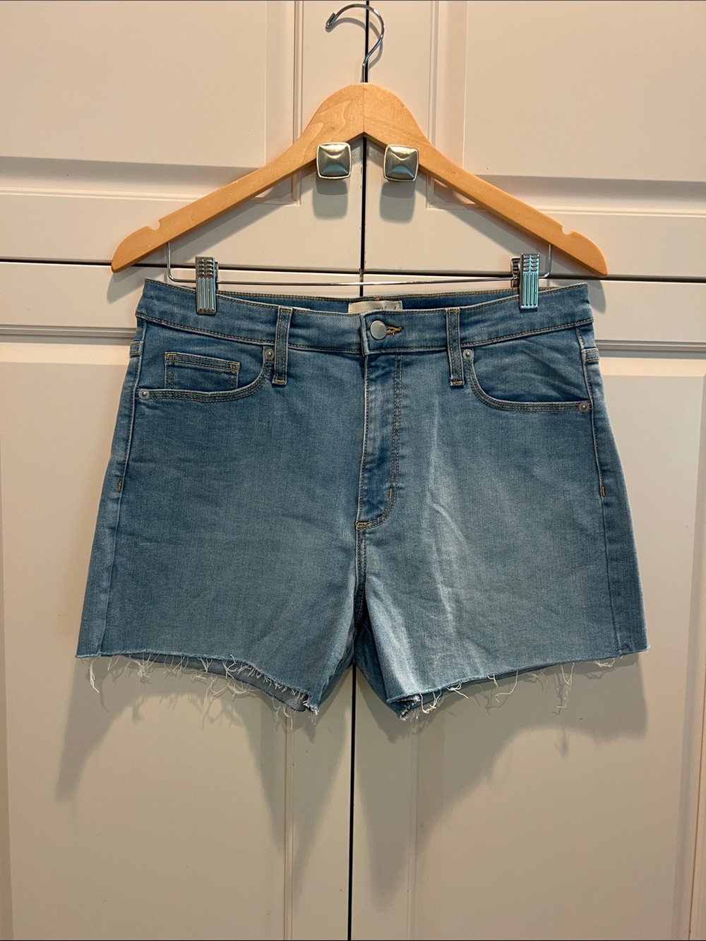 Universal Thread Light Blue Raw Hem Denim Shorts size 10